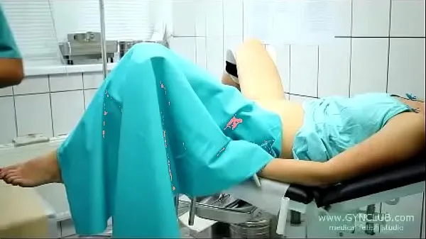 beautiful girl on a gynecological chair (33 Filem segar besar