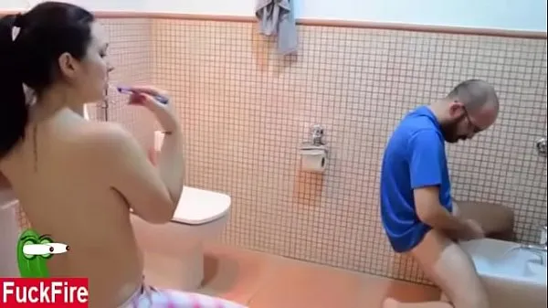 أفلام US NRI fucked Indian hotel staff girl in bathroom حديثة كبيرة