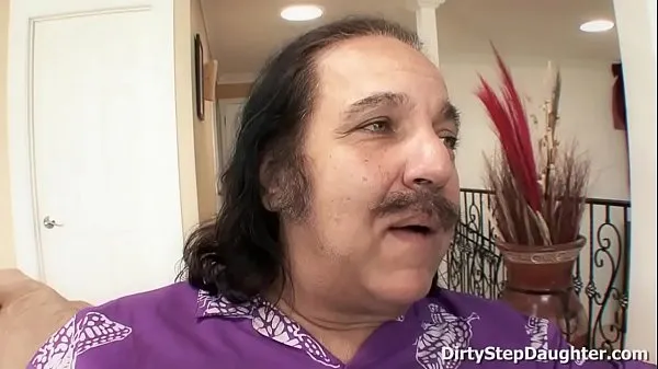 Duże Very lucky man Ron Jeremy fucking his sweet teen stepdaughter Lynn Loveświeże filmy