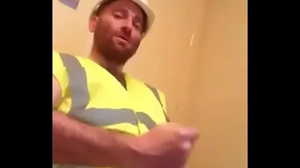 Gros Un homme frappe un en pause de travail films récents