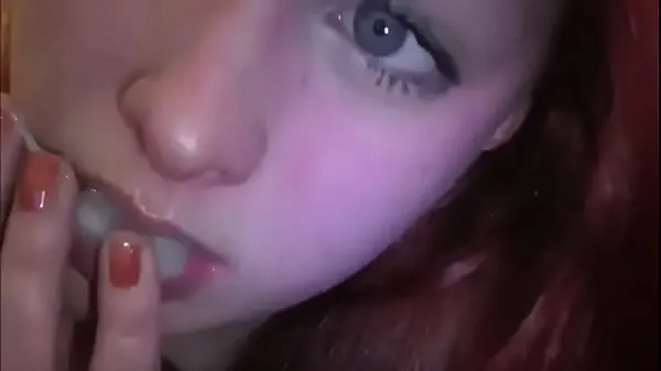 Married redhead playing with cum in her mouth Filem segar besar