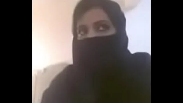 Duże Muslim hot milf expose her boobs in videocallświeże filmy