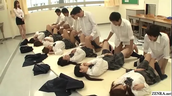 Grandi Futuro sesso obbligatorio del Giappone a scuola con molte studentesse vergini che fanno sesso missionario con i compagni di classe per aiutare ad aumentare la popolazione in HD con i sottotitoli in inglesenuovi film