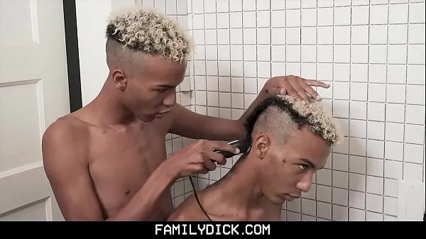 Grandes Twink Twins idênticos acariciam seus pênis juntos filmes novos