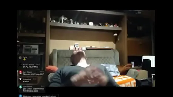 Hungarian guy spits himself on live stream (foreplay Filem segar besar