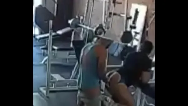 أفلام Gostosos fodem na academia antes da chegada dos outros clientes حديثة كبيرة