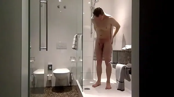 Russian guy Alexander in the shower 2 Filem segar besar