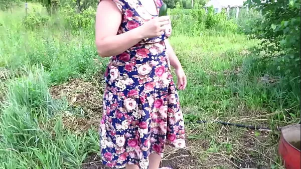 Nagy A mature bbw fucks with a cucumber in nature outside the city in public places Her natural boobs and gorgeous booty blend in with the natural landscape friss filmek