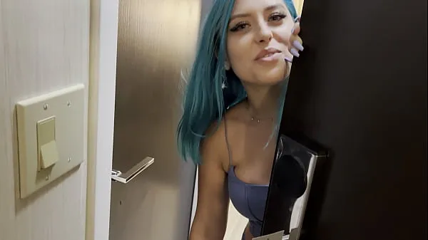 Velké Casting Curvy: Blue Hair Thick Porn Star BEGS to Fuck Delivery Guy nové filmy