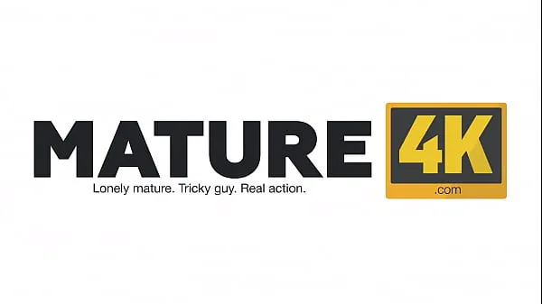 Nagy MATURE4K. Wrong Turn, Right Pussy friss filmek