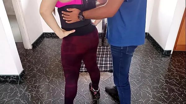 Grandes Eu comi a mulher do meu melhor amigo quando ela ia treinar na minha casa: foi ruim mas como agüentar a bunda gorda dela e ainda mais com a lycra apertada que ela estava usando filmes novos