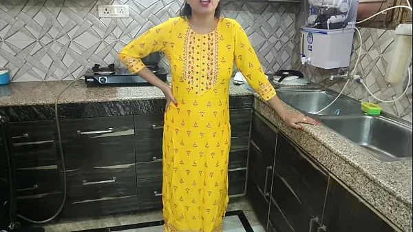 Desi bhabhi was washing dishes in kitchen then her brother in law came and said bhabhi aapka chut chahiye kya dogi hindi audio Film baru yang besar