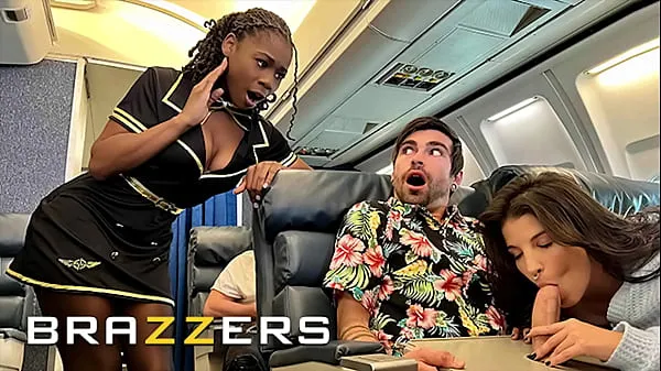 Grote Lucky Gets Fucked With Flight Attendant Hazel Grace In Private When LaSirena69 Comes & Joins For A Hot 3some - BRAZZERS nieuwe films